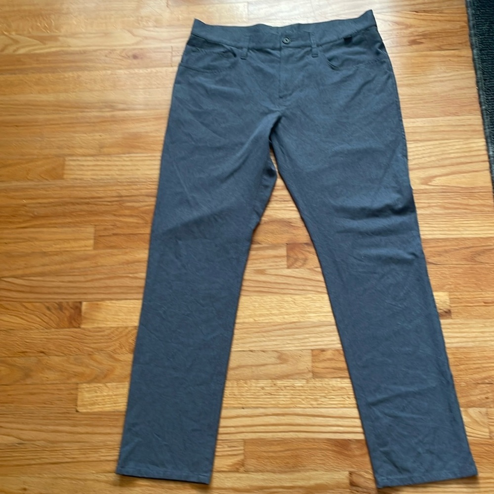 Travis Mathew Gray Golf Pants Men’s Flat Front 5-Pocket Performance Active 34/32
